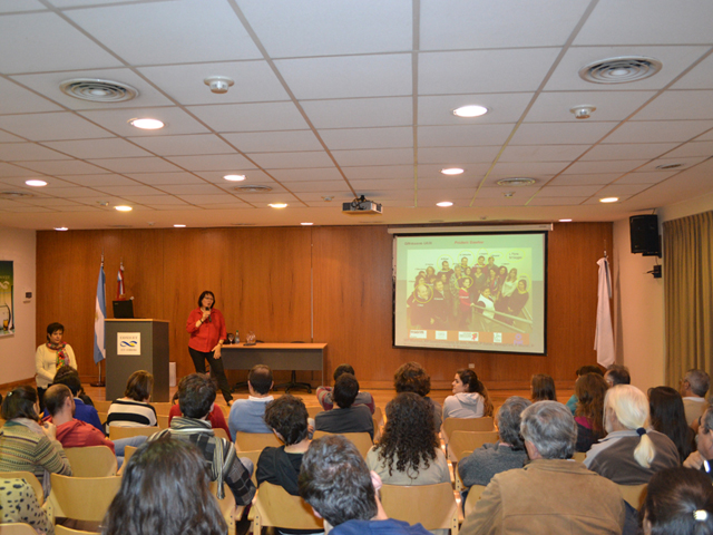 Imagen de la edición 2015 del ciclo de conferencias "CIQUIBIC Puertas Abiertas". Foto: gentileza Andrea Smania.