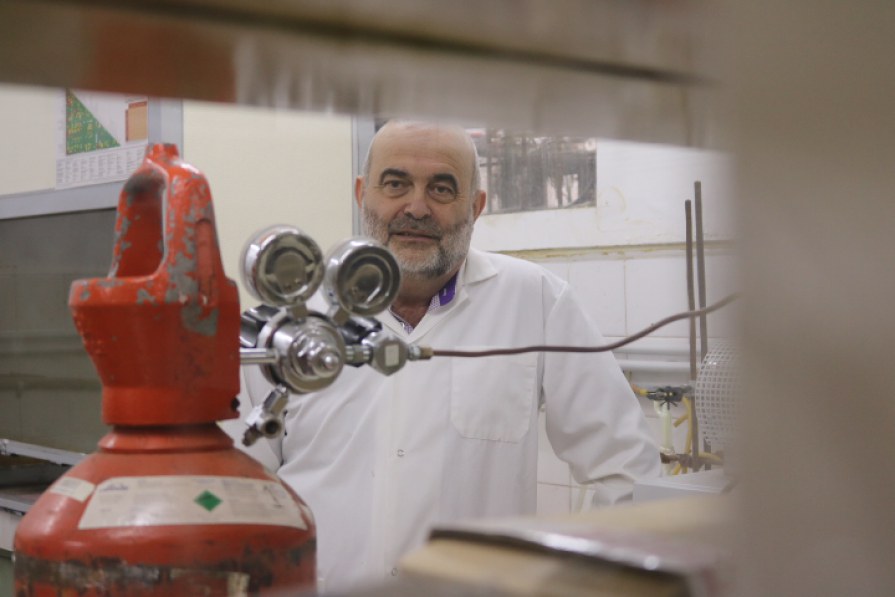 La carrera está dirigida por el Prof. Dr. Raúl Carbonio.